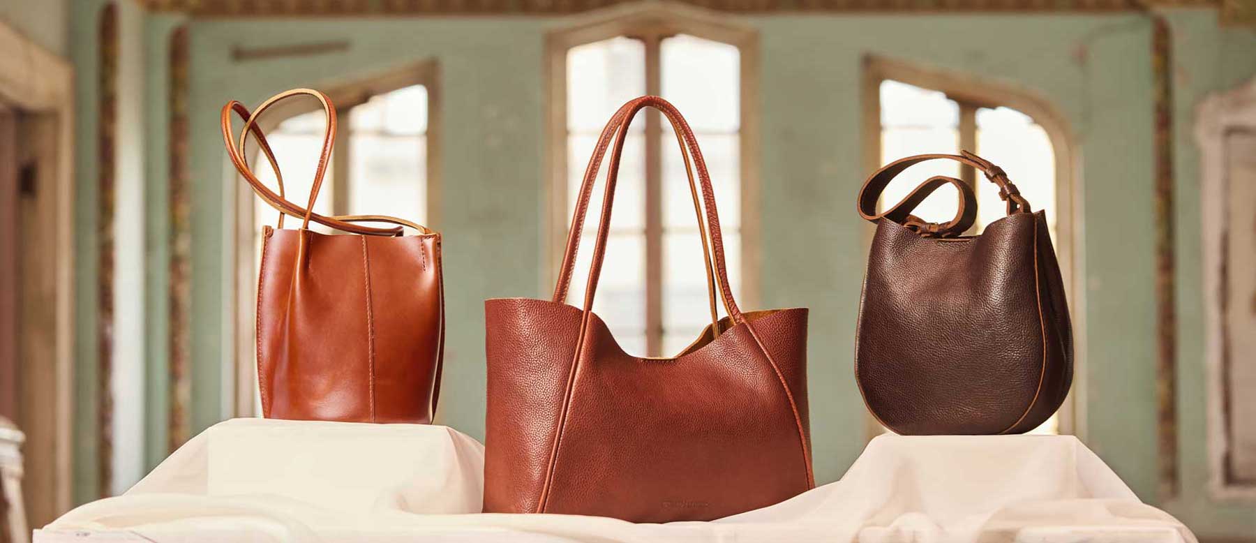 バッグ MY WEAKNESS NEW PORT LEATHER Ryan Phone Crossbody in Cognac – Margot New York