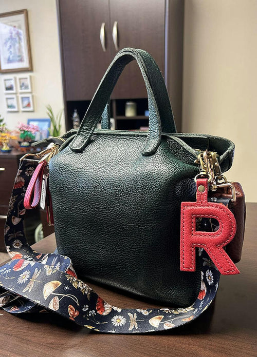 Super cute R in a pretty red - customer review photo