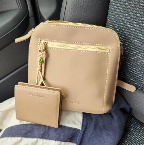 I don't have to fold bills to fit. - customer review photo