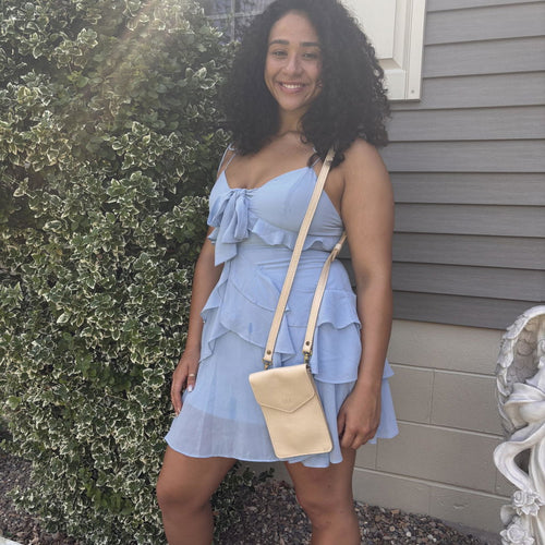 Perfect little bag in the perfect color to wear with a dress that doesn’t have pockets - customer review photo