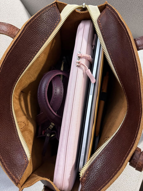 Stunning color! Perfect for an Apple Neo in a soft sided zipper cover - customer review photo