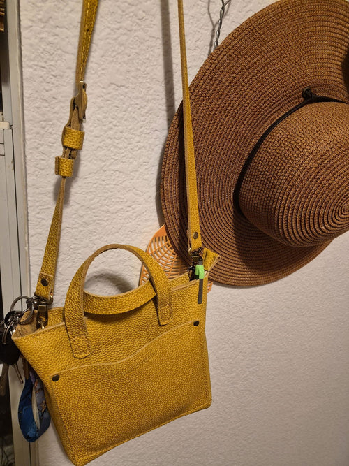 Sunshine in a crossbody. - customer review photo