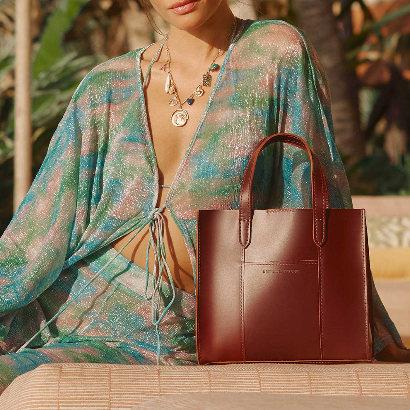 East/West Lola Zipper Crossbody Tote Sizing – Portland Leather