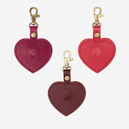 Orchid | Heart-shaped airtag holder keychain with a swivel lobster clasp