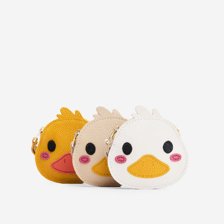Pearl | Duck-shaped pouch with zipper opening and wristlet