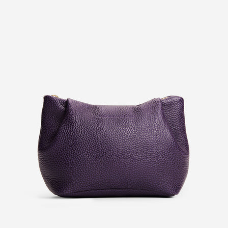Empire | Leather makeup bag with folded sides and zipper closure