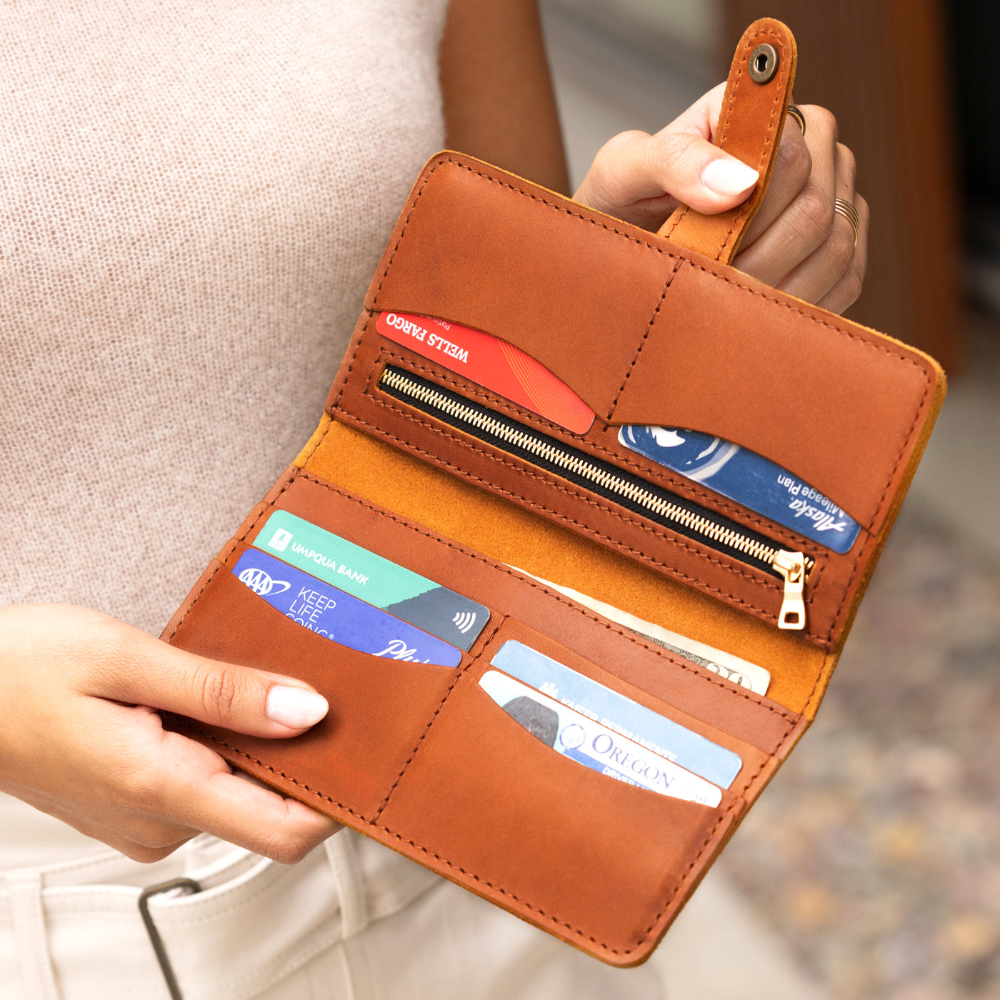 Women's Bi-Fold Wallet | Portland Leather Goods