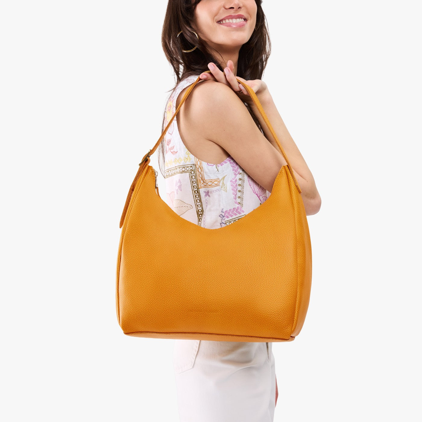 Sunshine*Large | U-shaped, flat-bottomed leather shoulder bag with adjustable strap