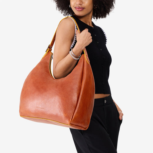 Sienna*Oversized | U-shaped, flat-bottomed leather shoulder bag with adjustable strap