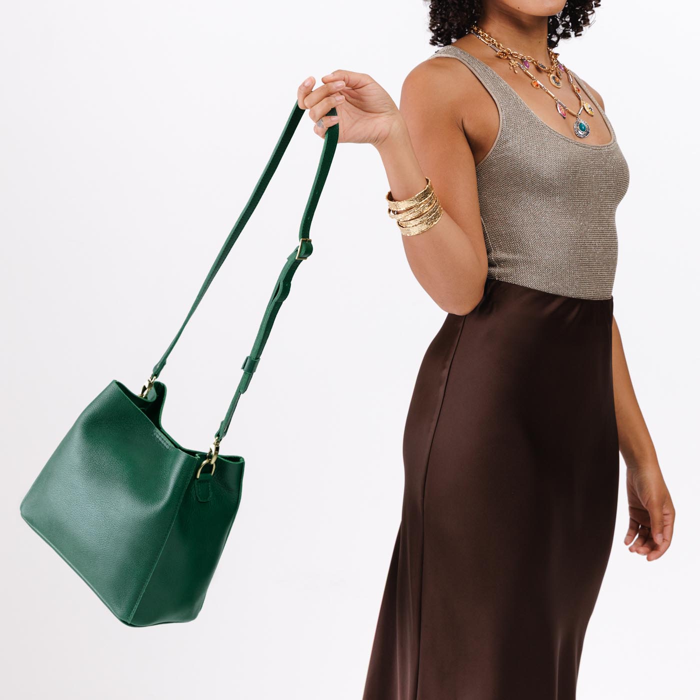 Bacalar | symmetrical bucket bag with latch closure and removable crossbody strap