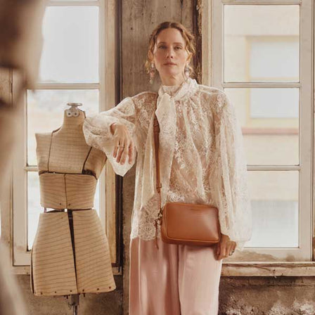 Honey*Large | Mid-size rectangular crossbody with adjustable strap