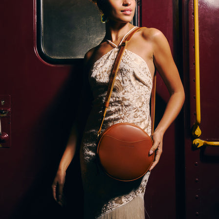 Honey*Small | Circle shaped crossbody bag with top zipper