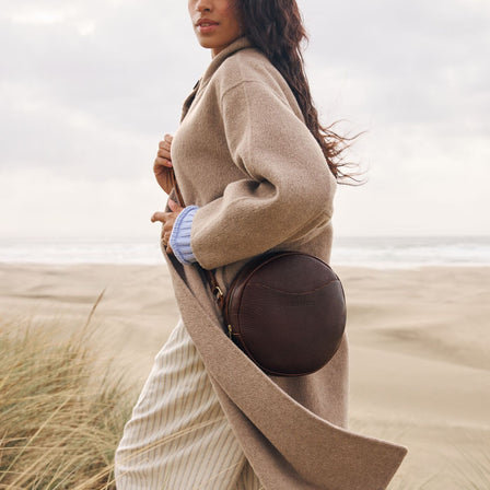 Coldbrew*Small | Circle shaped crossbody bag with top zipper