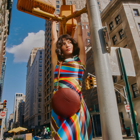 Nutmeg*Large | Circle shaped crossbody bag with top zipper