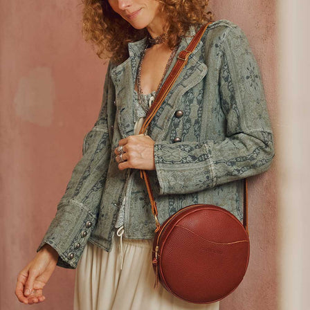 Nutmeg*Small | Circle shaped crossbody bag with top zipper