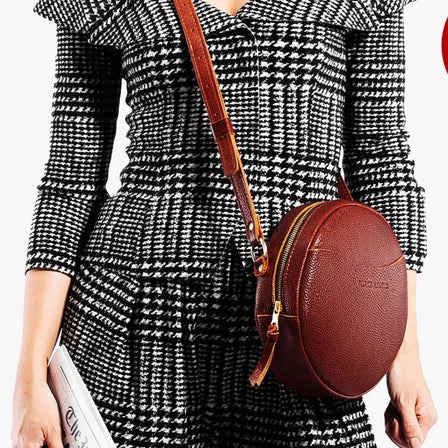 Nutmeg*Large | Circle shaped crossbody bag with top zipper