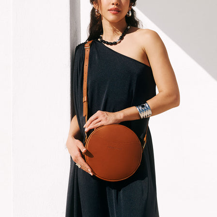 Honey*Small | Circle shaped crossbody bag with top zipper