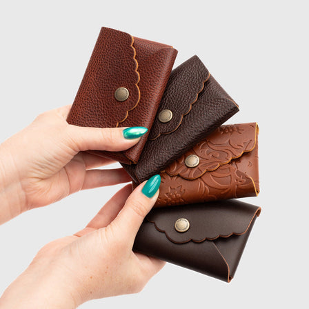 Black | Leather card wallet with scalloped edge