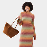 Jackson Large | Model holding wide bucket shaped tote bag with matching leather handles