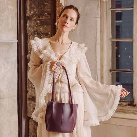 Plum*Classic | Petite bucket shaped tote bag with matching leather handles