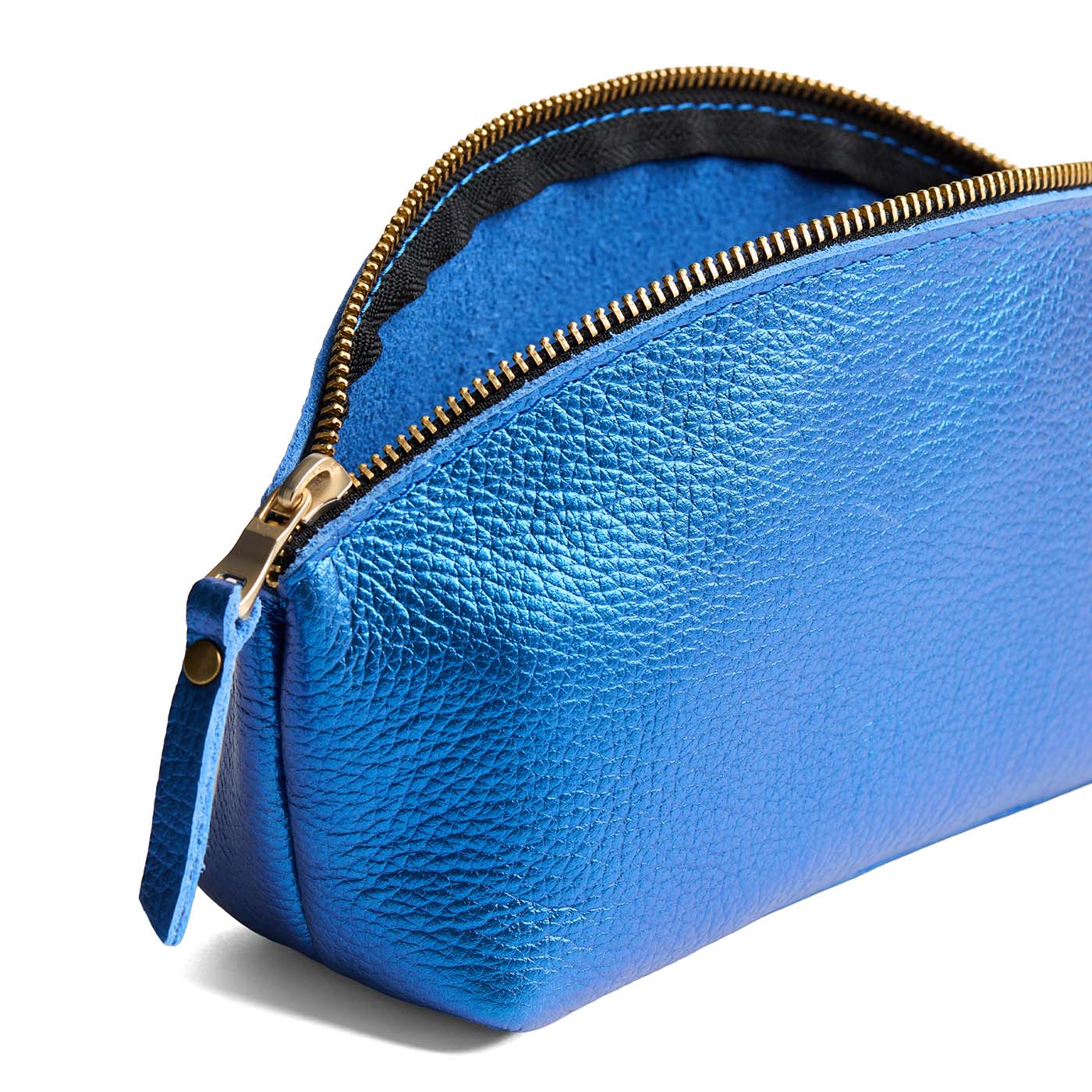 Comet Blue | Spacious leather makeup bag with curved seams and top zipper