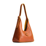 Sienna | Structured hobo shoulder bag with adjustable strap and magnetic closure