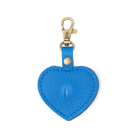 Skydive | Heart-shaped airtag holder keychain with a swivel lobster clasp