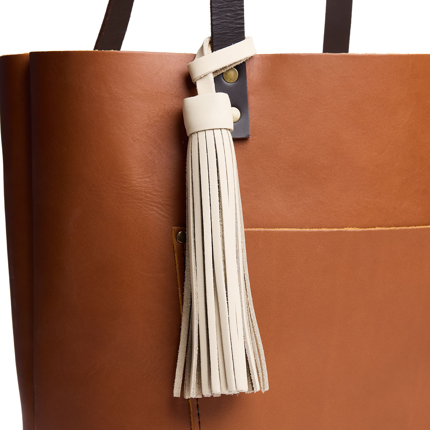 Bone*Jumbo | Tassel accessory on bag