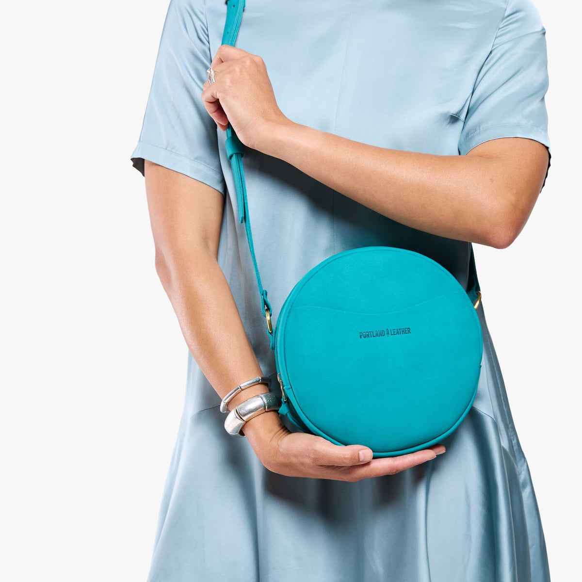 Aquamarine*Large | Circle shaped crossbody bag with top zipper