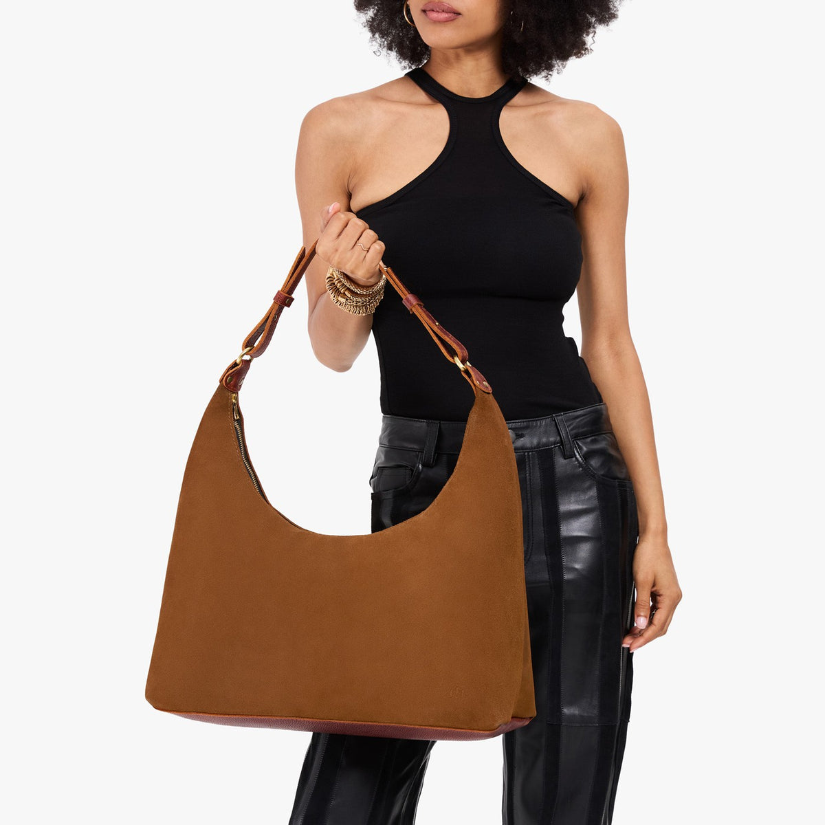 Jackson*Large*Classic | U-shaped shoulder bag with adjustable strap and fringe detail