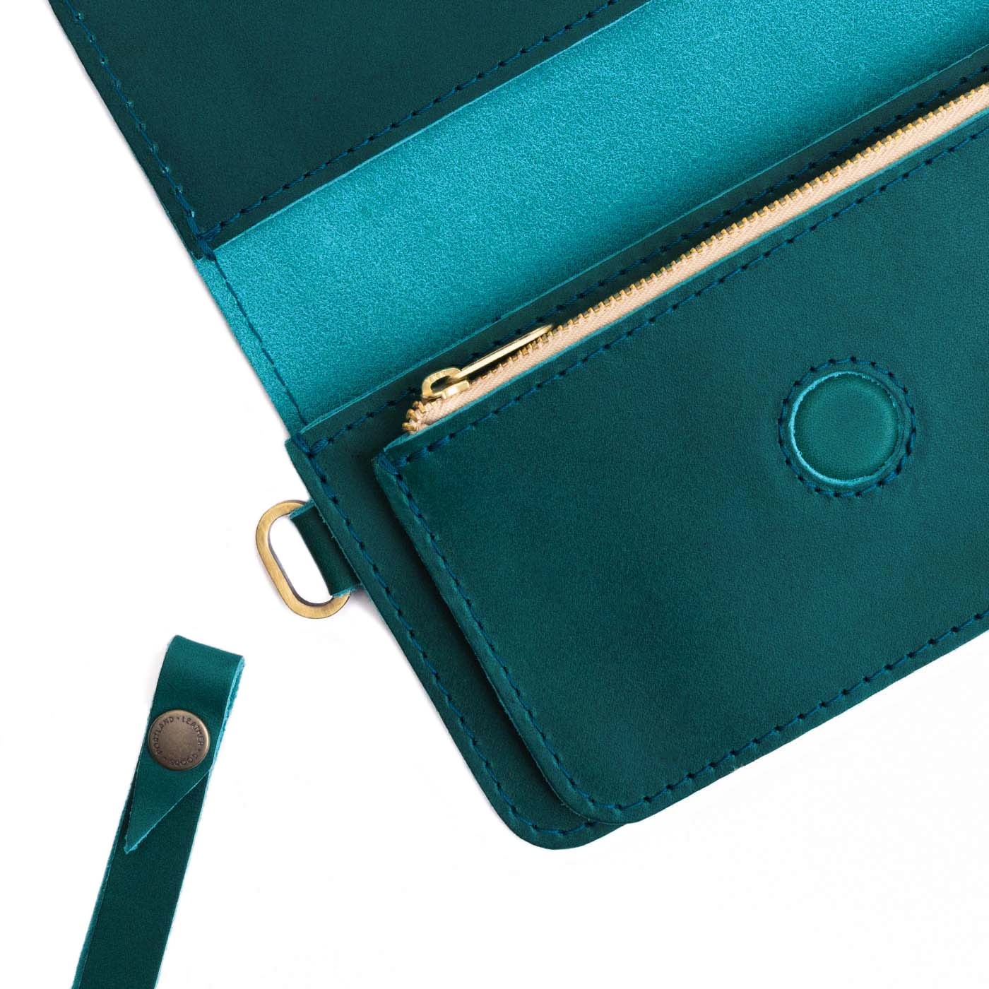 Caribbean | Leather wallet clutch with wristlet and magnetic closure