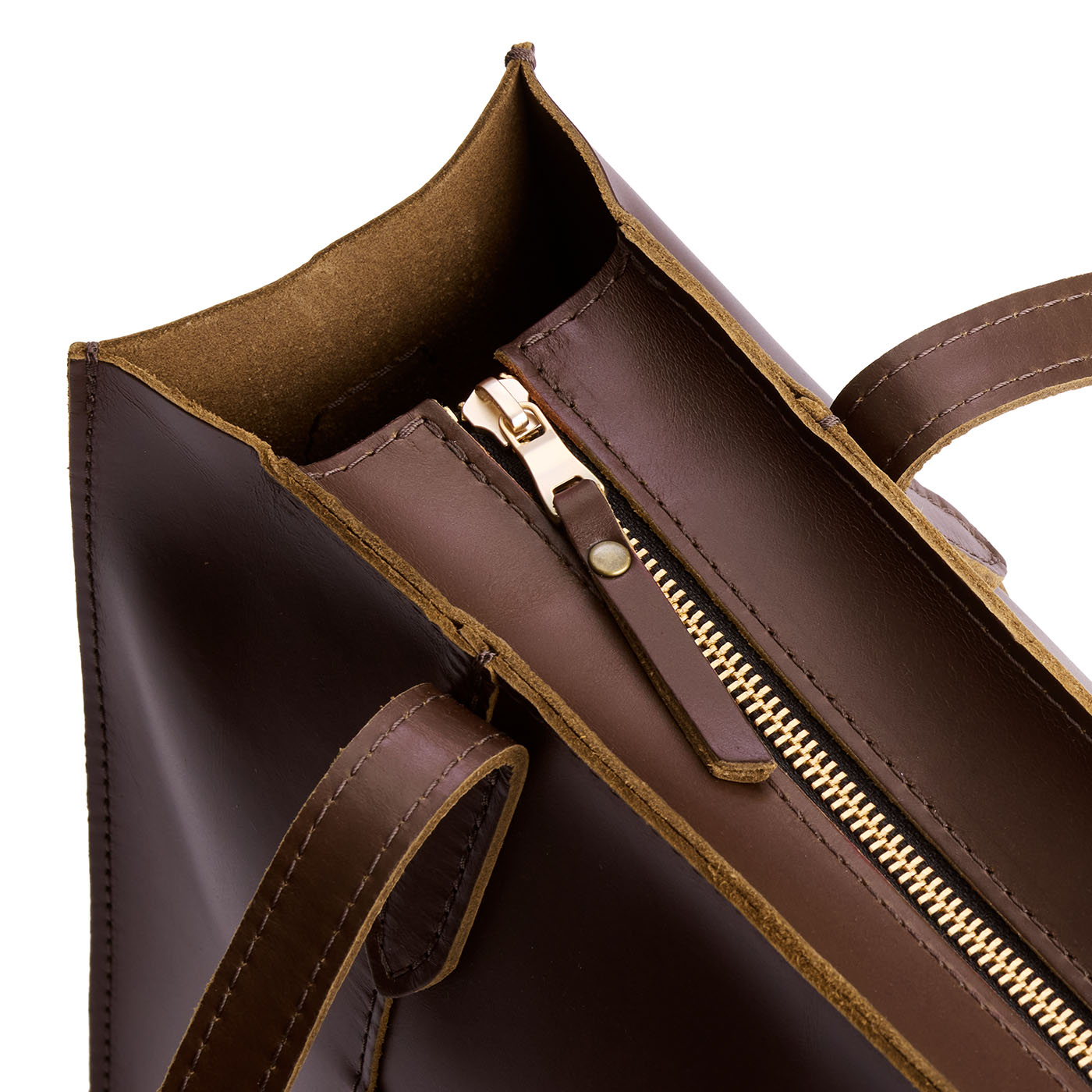 Chocolate Brown | Closeup of tote bag's zipper closure