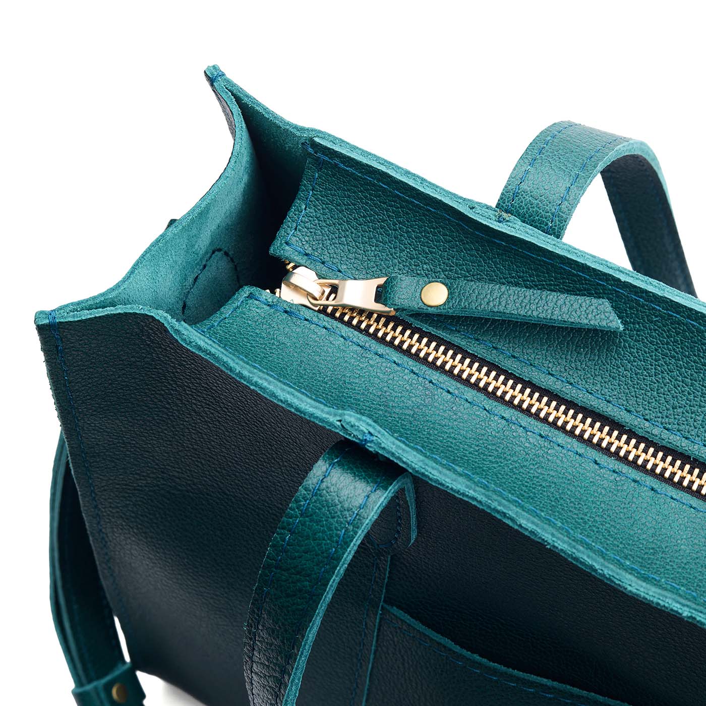 Sea Glass | Closeup of tote bag's zipper closure