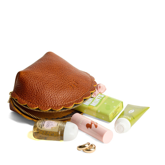 Sienna*Large | Curved leather pouch with zipper and scalloped edges