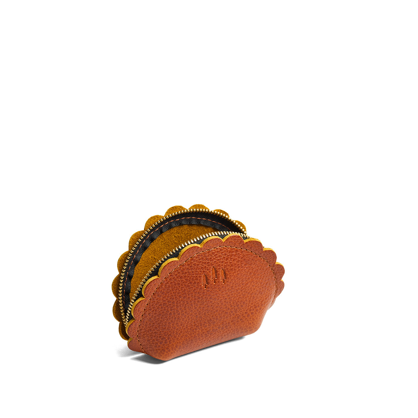 Sienna*Small | Curved leather pouch with zipper and scalloped edges