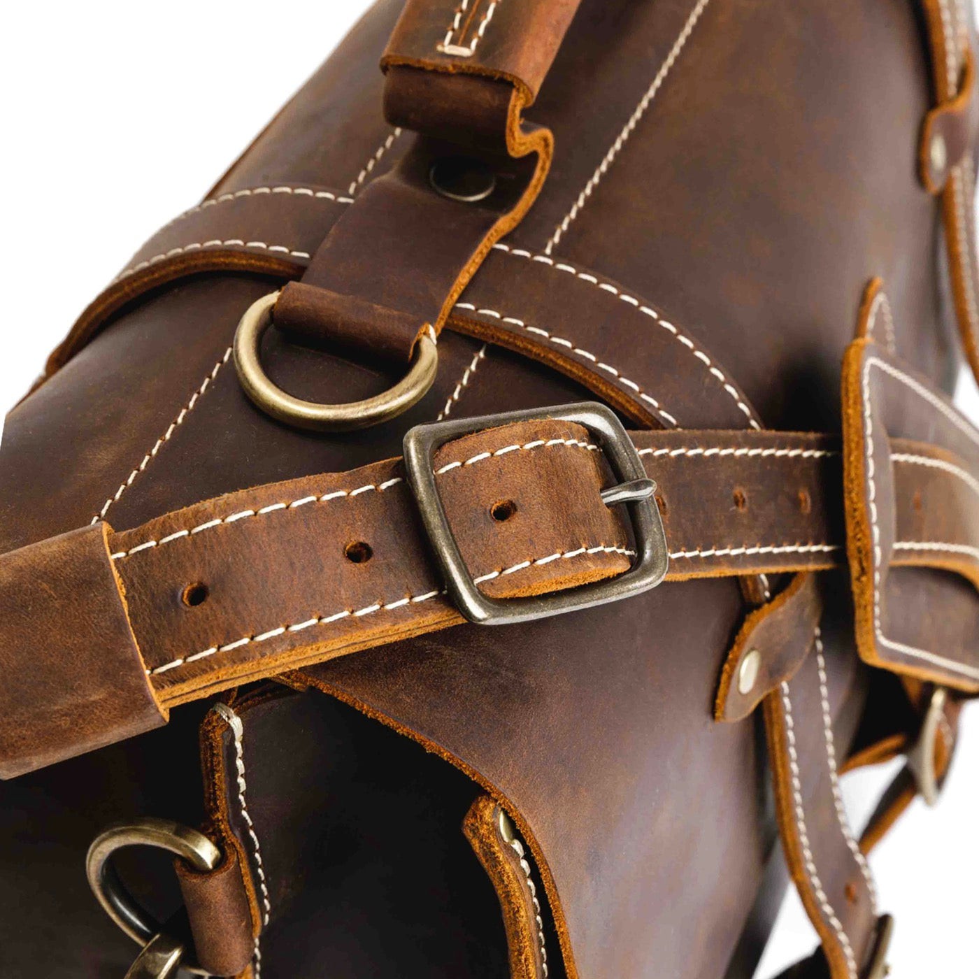 Canyon | Traditional messenger bag with multi buckle closure and crossbody strap