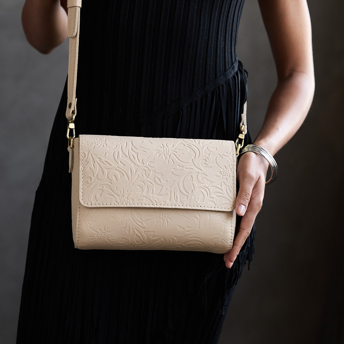 Jasmine | Leather Crossbody Bag with Magnetic Messenger Bag Closure