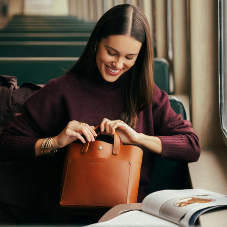 Honey*Classic | Crossbody tote bag with snap closure and front pocket