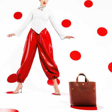 Nutmeg*Classic | Crossbody tote bag with snap closure and front pocket