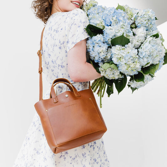 Honey*Classic | Crossbody tote bag with snap closure and front pocket