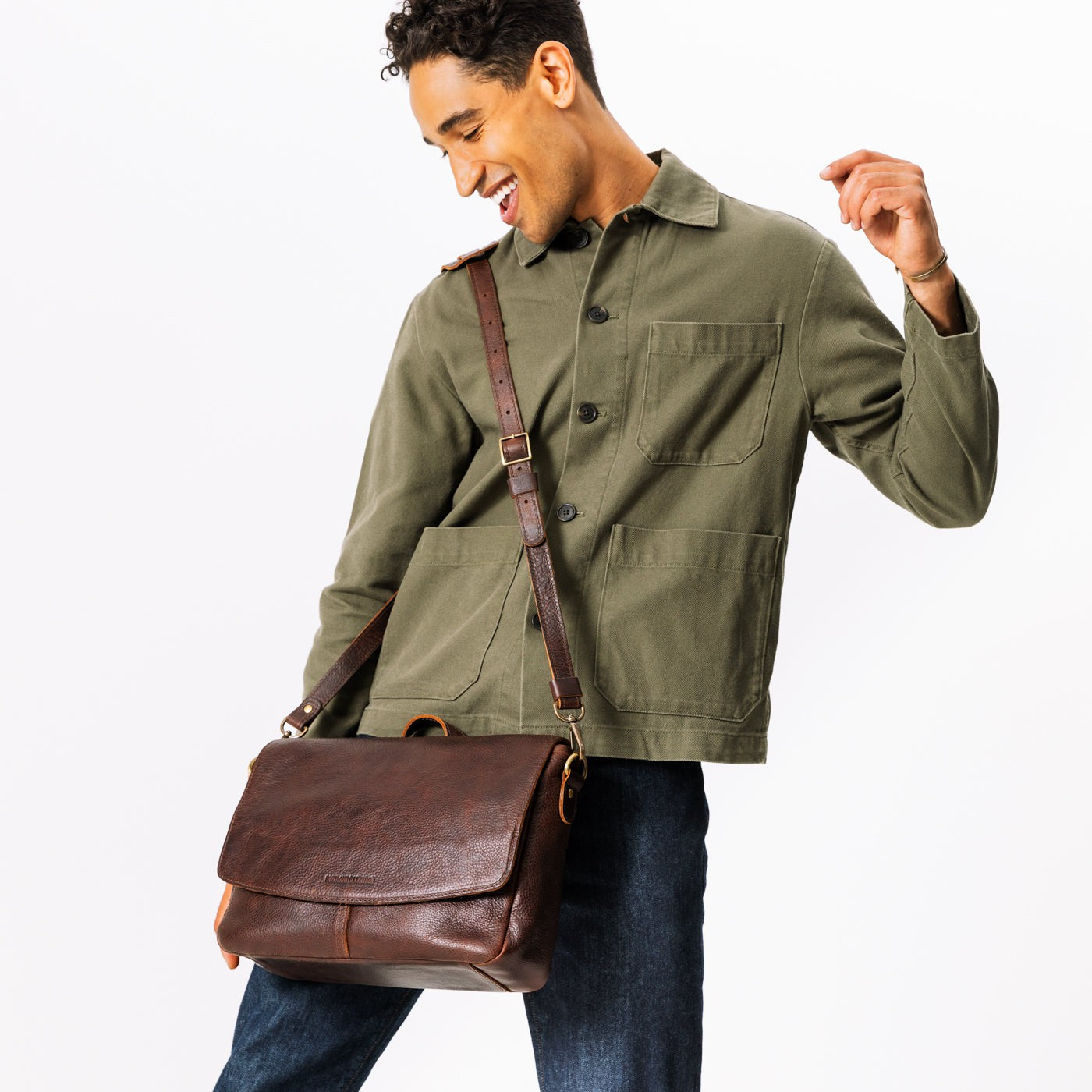 The 7 Very Best Leather Messenger Bags for Men ( 2023) - You'll Definitely  Want to Keep It