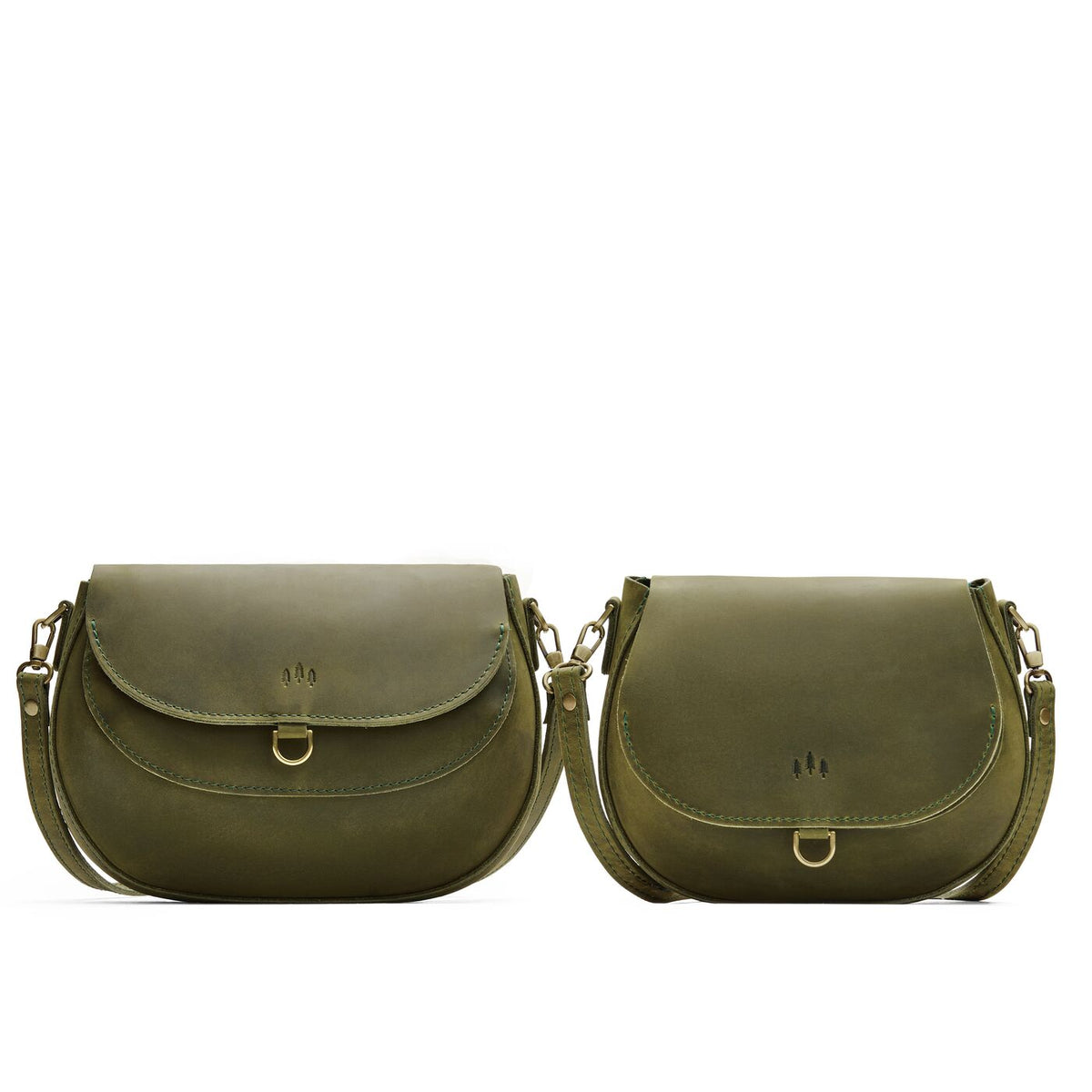 Old Growth | Size comparison of two leather Crossbodies with a flaps and magnetic closures