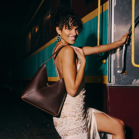 Coldbrew*Large | Mid-size shoulder bag with magnetic snap closure