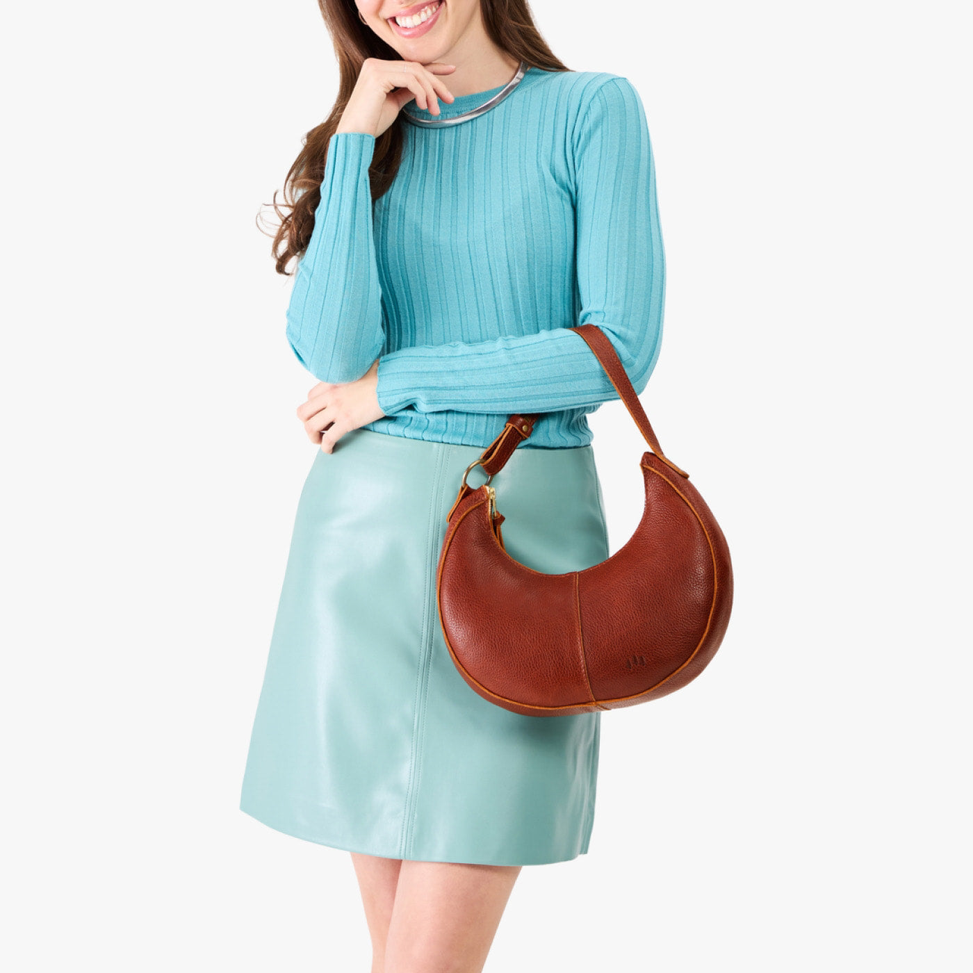 Nutmeg*Classic | Crescent shaped shoulder bag with zipper closure and adjustable strap
