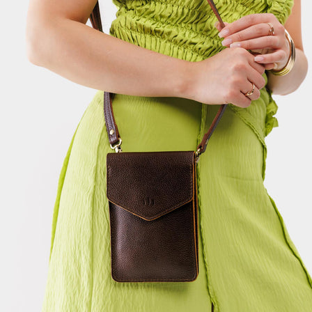 Coldbrew | Slim, phone-shaped crossbody purse with magnetic closure