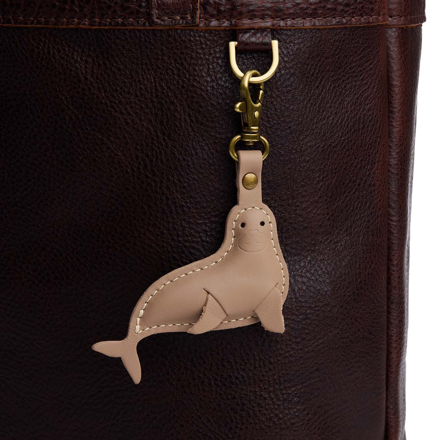 Seal | Seal shaped keychain with a lobster swivel clasp back view