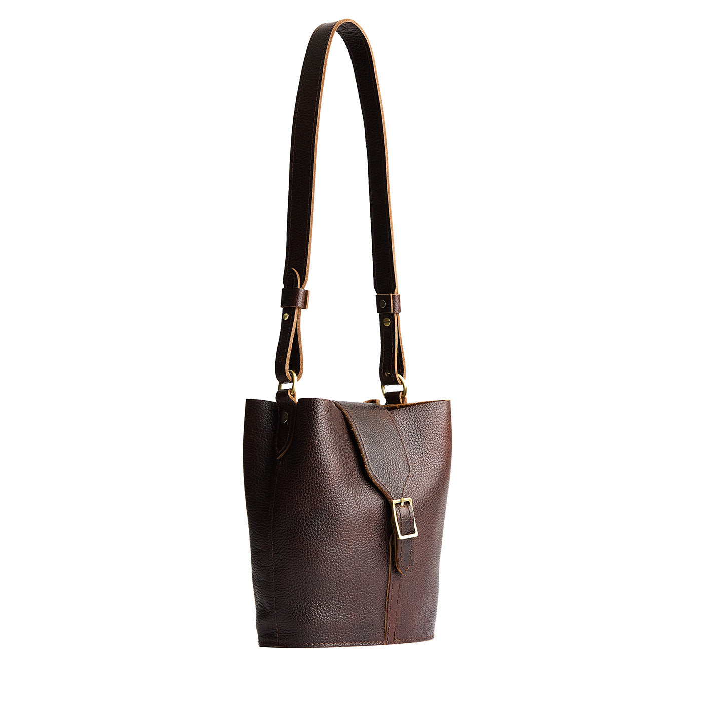 Coldbrew | Leather bucket shoulder bag with adjustable strap and magnetic closure on a white background
