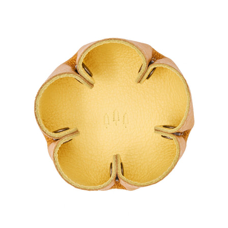 Butter Bliss | Flower-shaped foldable leather tray with snap-button corners