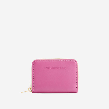 Lip Gloss | Small leather wallet with zipper and PLG logo