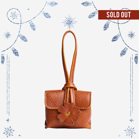 Sienna | Wristlet pouch with loop strap and a flower design